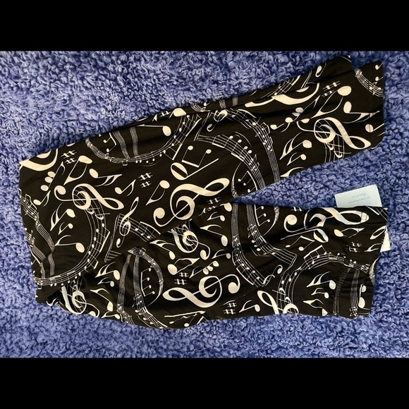 Pants - NWT Buttery Soft One Size Leggings